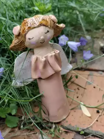 anioł ceramiczny