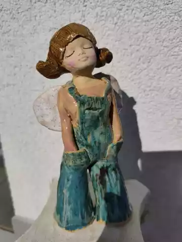 anioł ceramiczny