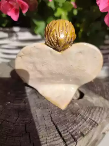 Anioł ceramiczny serduszko