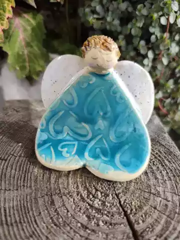 anioł ceramiczny serduszko 19