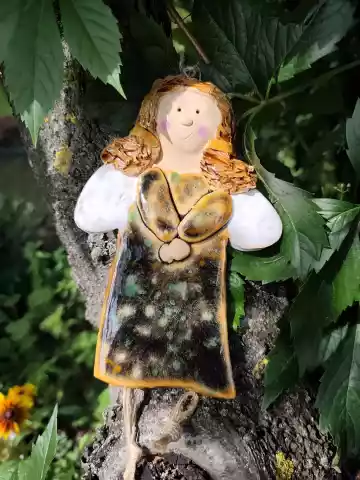 anioł ceramiczny
