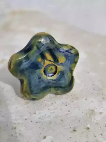 pierścionek ceramiczny kwiatek