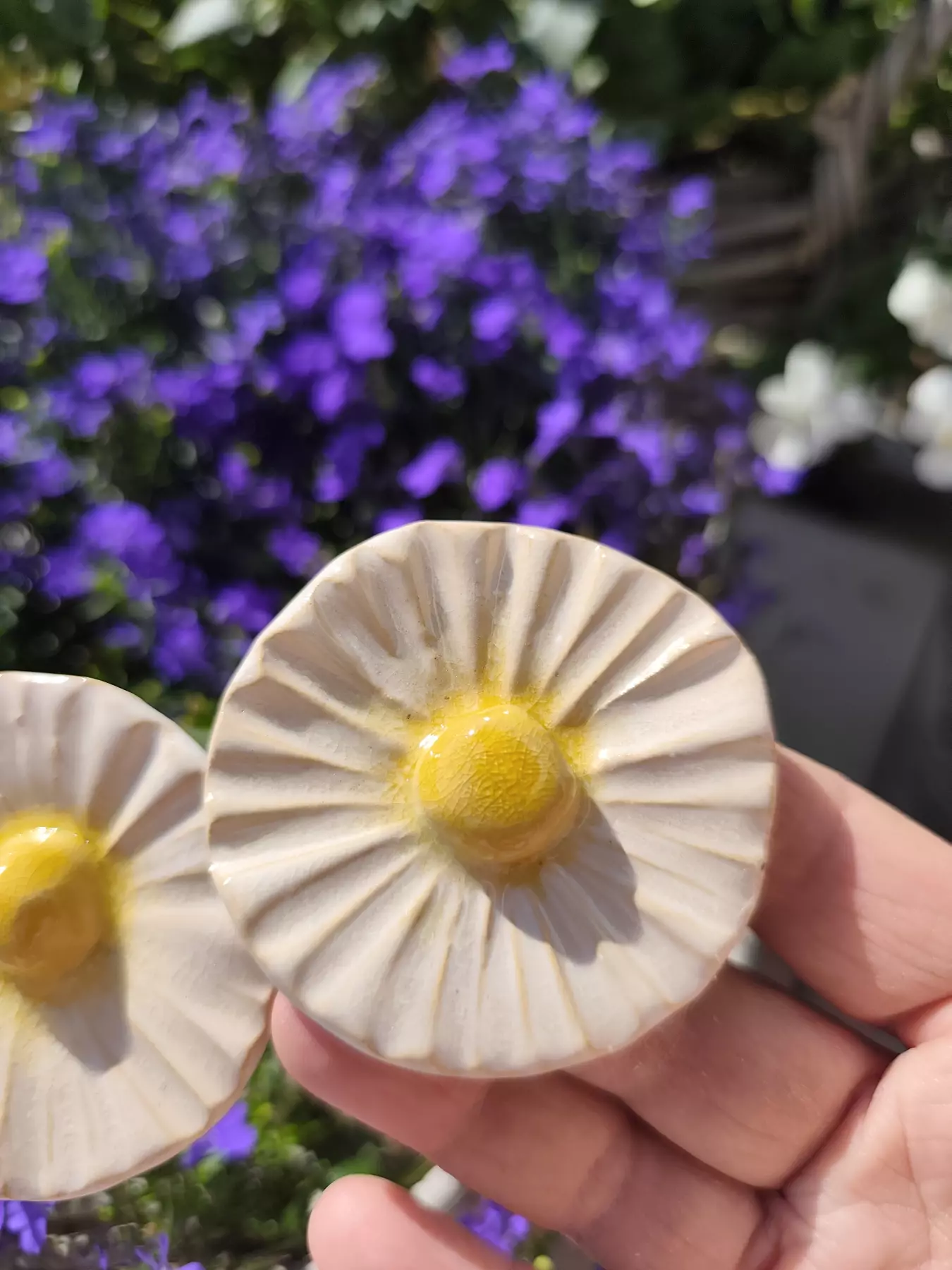 kwiat ceramiczny stokrotka